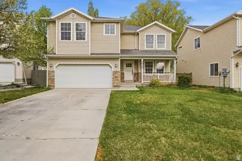 7915 N Geronimo Dr W, Eagle Mountain, UT 84005