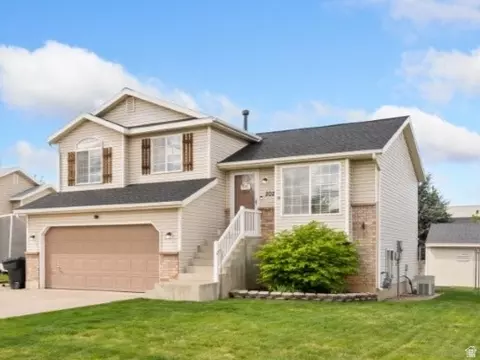 2029 N 1720 W, Clinton, UT 84015
