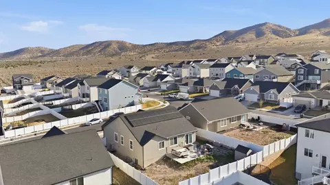 View/Area - 2794 E Crimson Ct #118, Eagle Mountain, UT 84005 photo 2 of 9
