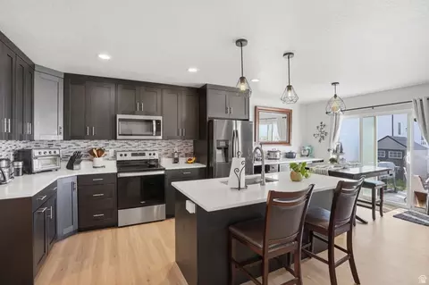 Kitchen - 2794 E Crimson Ct #118, Eagle Mountain, UT 84005 photo 3 of 3