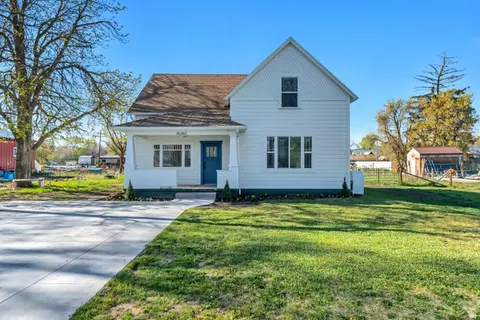 Exterior - 40 E 400 S, Hyrum, UT 84319 photo 2 of 4