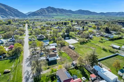 View/Area - 40 E 400 S, Hyrum, UT 84319 photo 2 of 3