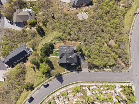 View/Area - 2806 S Maple Cove Dr, Bountiful, UT 84010 photo 3 of 4