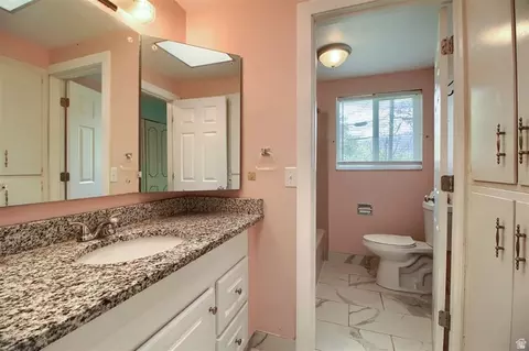 Bath - 4285 S 390 E, Millcreek, UT 84107 photo 1 of 2