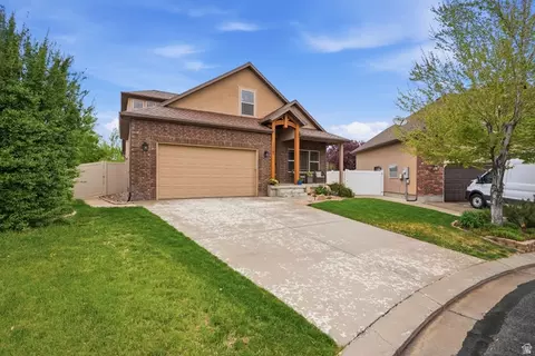 10722 S Coral Dune Dr, South Jordan, UT 84009