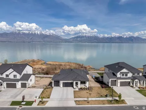 2812 S Greenhead Dr, Saratoga Springs, UT 84045