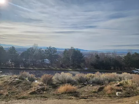 162 N Moss Hill Dr #117, Bountiful, UT 84010