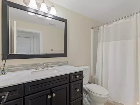 Bath - 1873 E Oak Bend Dr, Draper, UT 84020 photo 5 of 5