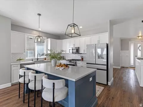 Kitchen - 1873 E Oak Bend Dr, Draper, UT 84020 photo 3 of 3