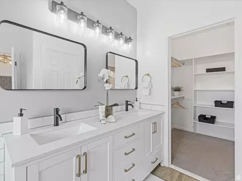 Bath - 1873 E Oak Bend Dr, Draper, UT 84020 photo 1 of 5