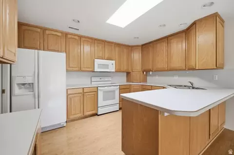Kitchen - 5145 S 350 E, Washington Terrace, UT 84405 photo 1 of 1