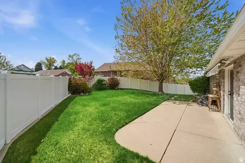 Exterior - 5145 S 350 E, Washington Terrace, UT 84405 photo 3 of 9