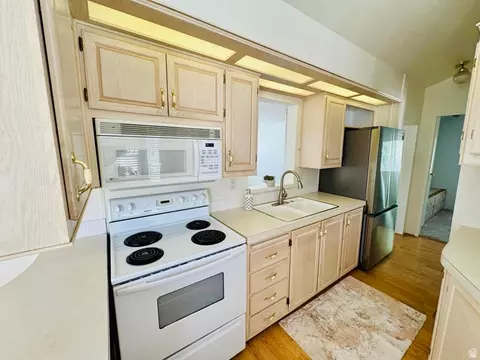 Kitchen - 1160 E Telegraph #235-A, Washington, UT 84780 photo 2 of 3