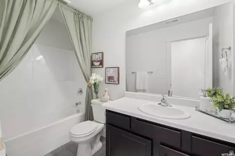 Bath - 166 E Craner Peak Dr, Eagle Mountain, UT 84005 photo 1 of 5