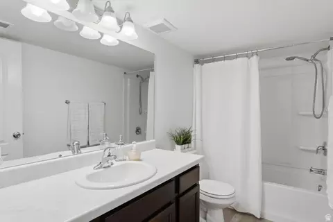 Bath - 166 E Craner Peak Dr, Eagle Mountain, UT 84005 photo 5 of 5