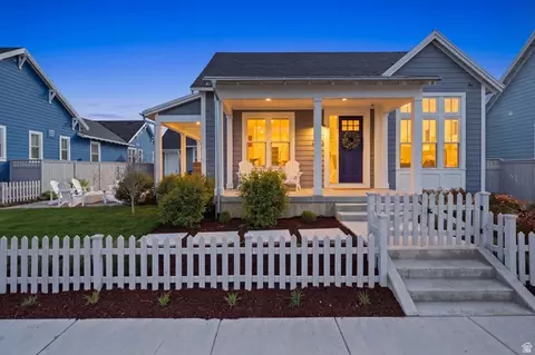 11072 S Paddle Board Way S, South Jordan, UT 84009