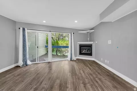 Living - 5304 S Ben Davis Park, Murray, UT 84123 photo 3 of 8