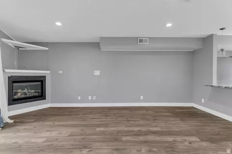 Living - 5304 S Ben Davis Park, Murray, UT 84123 photo 4 of 8
