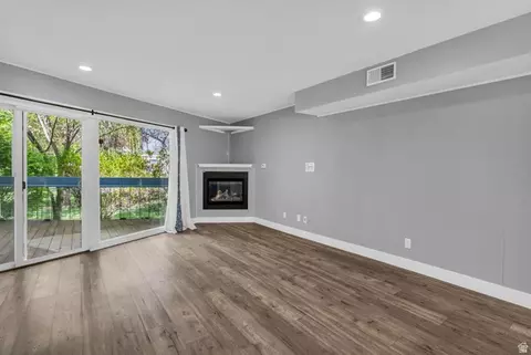 Living - 5304 S Ben Davis Park, Murray, UT 84123 photo 2 of 8
