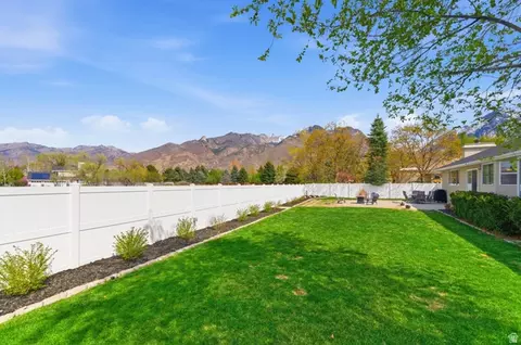 Exterior - 3061 E Ksel Dr S, Sandy, UT 84092 photo 10 of 11