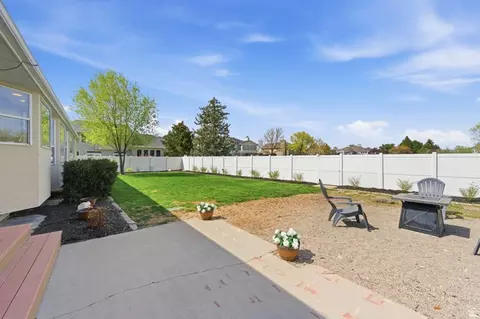 Exterior - 3061 E Ksel Dr S, Sandy, UT 84092 photo 5 of 11