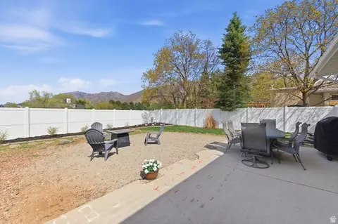 Exterior - 3061 E Ksel Dr S, Sandy, UT 84092 photo 6 of 11