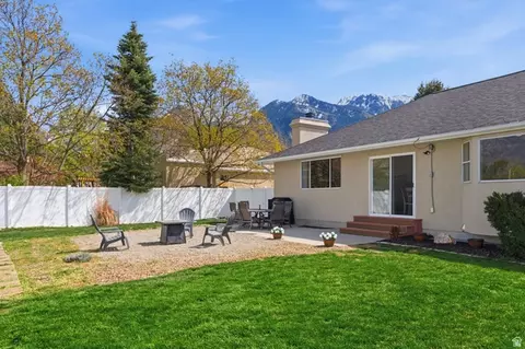 Exterior - 3061 E Ksel Dr S, Sandy, UT 84092 photo 9 of 11
