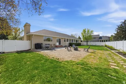 Exterior - 3061 E Ksel Dr S, Sandy, UT 84092 photo 7 of 11