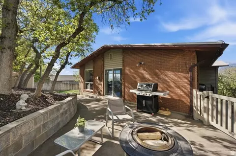 Exterior - 2198 S Elaine Dr E, Bountiful, UT 84010 photo 5 of 10