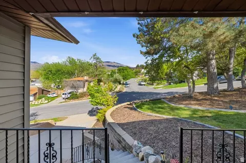 Exterior - 2198 S Elaine Dr E, Bountiful, UT 84010 photo 3 of 10