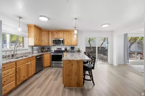 Kitchen - 2198 S Elaine Dr E, Bountiful, UT 84010 photo 2 of 3