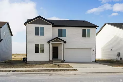 Exterior - 3402 N Hannah St #1603, Eagle Mountain, UT 84005 photo 3 of 4