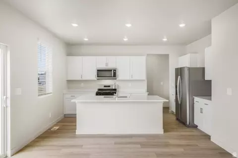 Kitchen - 3402 N Hannah St #1603, Eagle Mountain, UT 84005 photo 1 of 6