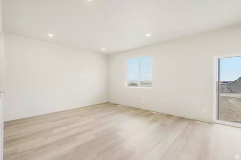 Living - 3402 N Hannah St #1603, Eagle Mountain, UT 84005 photo 4 of 7