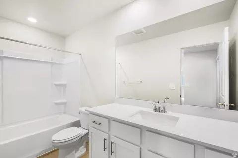 Bath - 3402 N Hannah St #1603, Eagle Mountain, UT 84005 photo 1 of 2