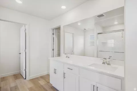 Bath - 3402 N Hannah St #1603, Eagle Mountain, UT 84005 photo 2 of 2