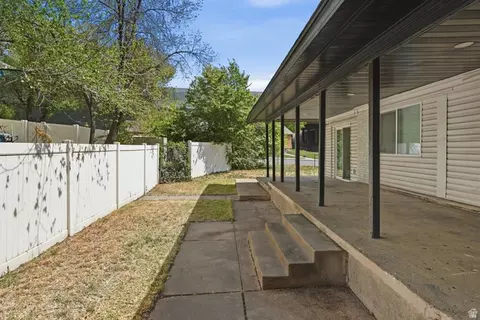 Exterior - 526 W Winchester St, Murray, UT 84123 photo 3 of 3