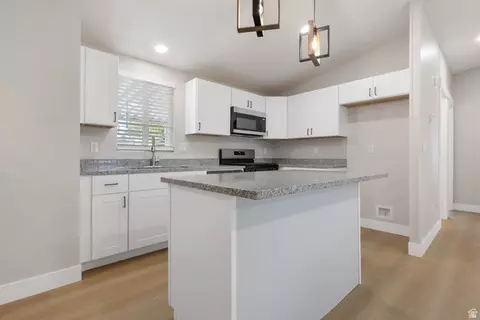 96 Barrington Way, Layton, UT 84041