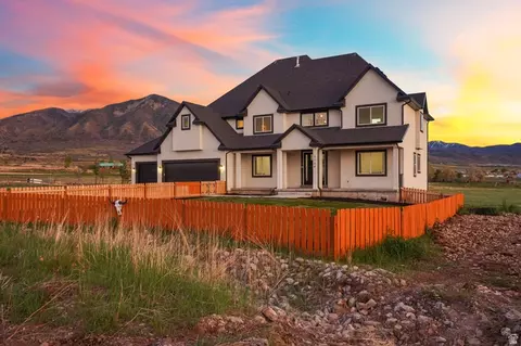 2164 E Pinto Pkwy, Lake Point, UT 84074