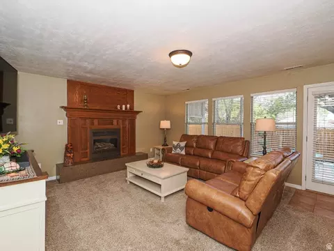 Living - 93 E Cranberry Hill Dr, Draper, UT 84020 photo 2 of 6