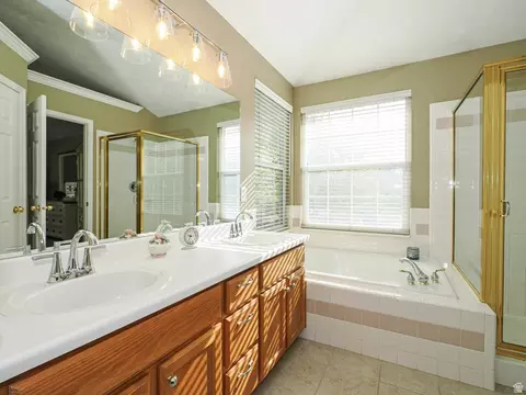 Bath - 93 E Cranberry Hill Dr, Draper, UT 84020 photo 2 of 4