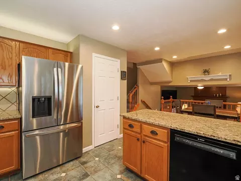 Kitchen - 93 E Cranberry Hill Dr, Draper, UT 84020 photo 3 of 4