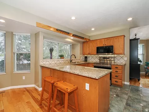 Kitchen - 93 E Cranberry Hill Dr, Draper, UT 84020 photo 1 of 4
