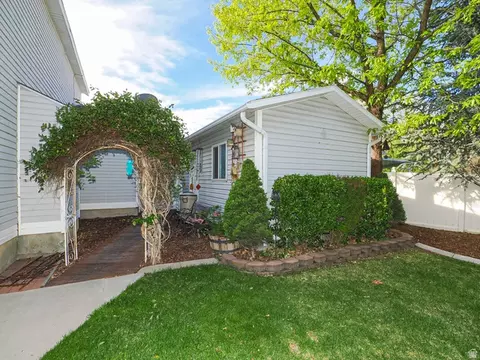 Exterior - 93 E Cranberry Hill Dr, Draper, UT 84020 photo 13 of 13
