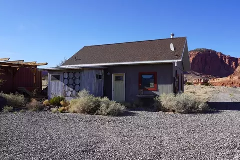 105 W Sleeping Rainbow Dr #20, Torrey, UT 84775
