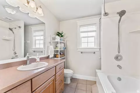 Bath - 1372 N 1380 W, Mapleton, UT 84664 photo 2 of 5