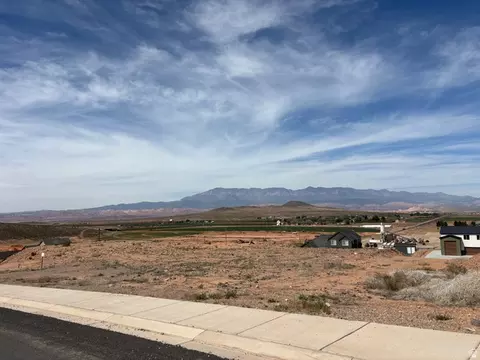 934 W 3270 S #2, Hurricane, UT 84737