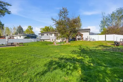 Exterior - 1095 Park Ave, Logan, UT 84321 photo 2 of 5