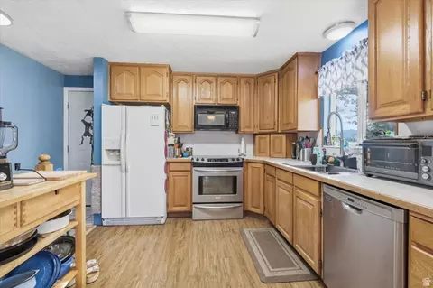 Kitchen - 1095 Park Ave, Logan, UT 84321 photo 1 of 1