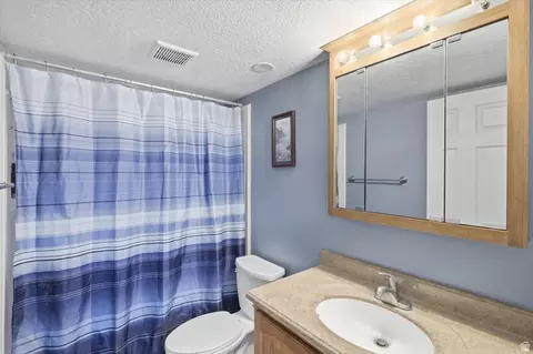Bath - 1095 Park Ave, Logan, UT 84321 photo 4 of 4